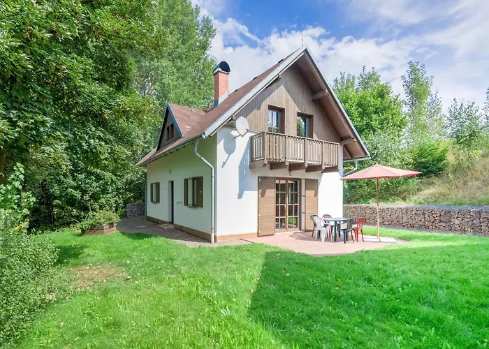 In Javornik Near Krkonose Park بيت للعطل *